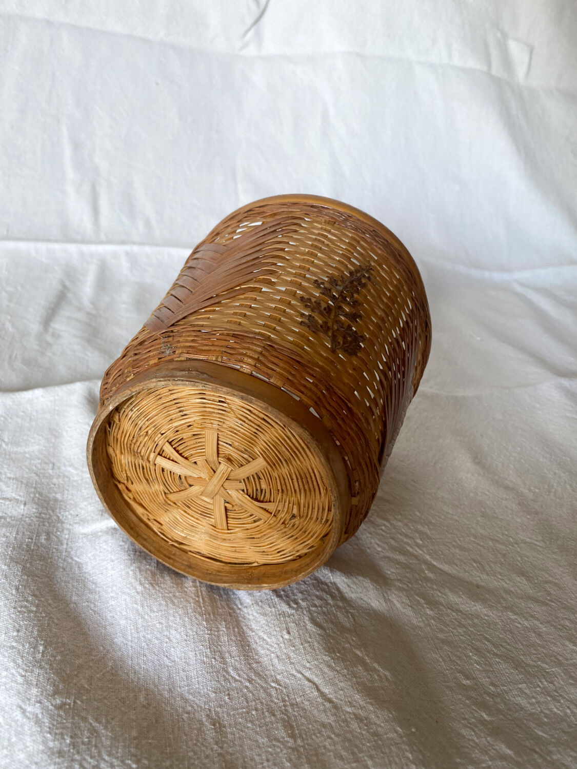Wicker pot cover