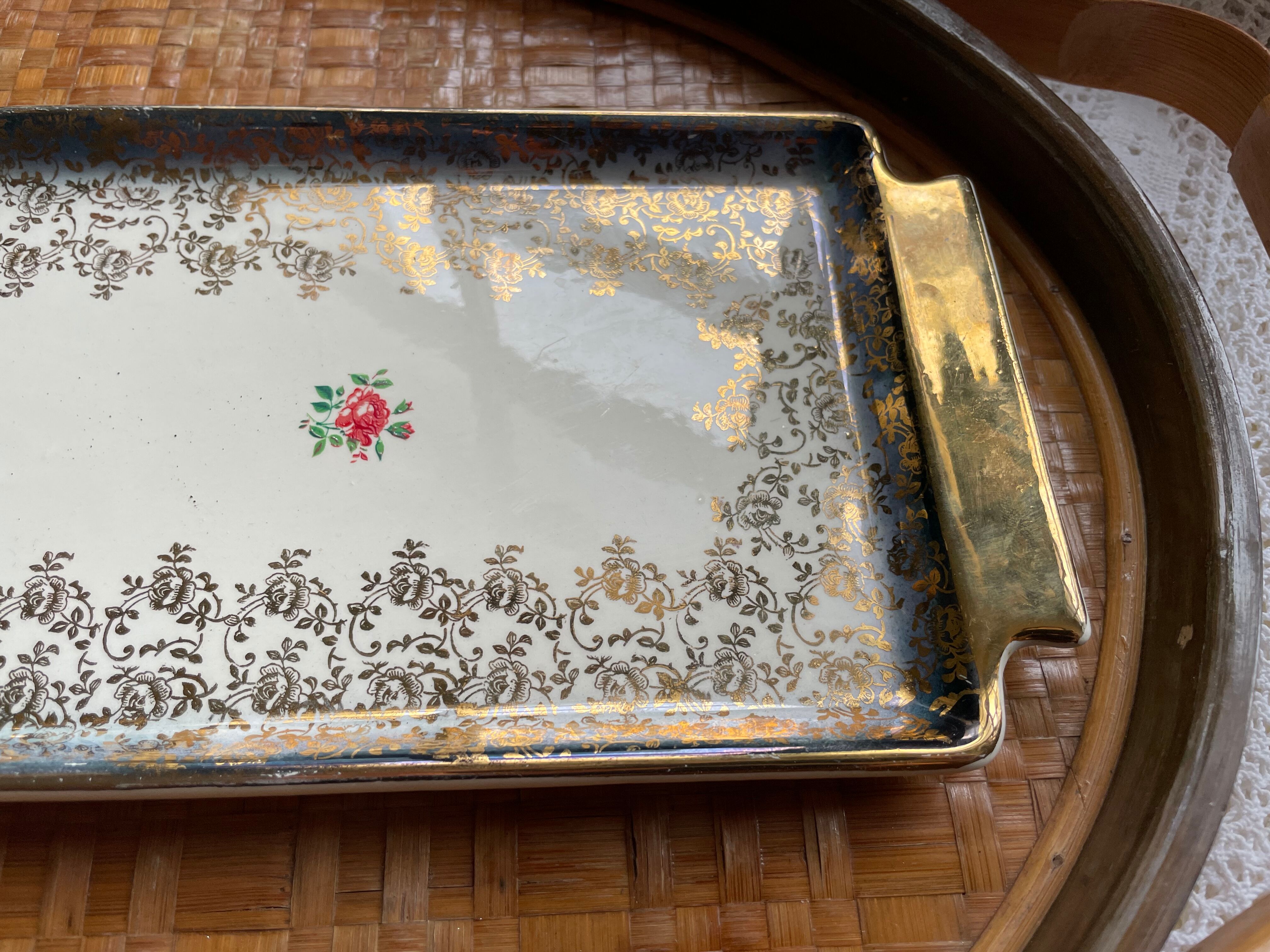 Serving tray
