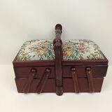 Table worker in wood and fabric