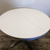 Table ronde en formica années 70 avec rallonge