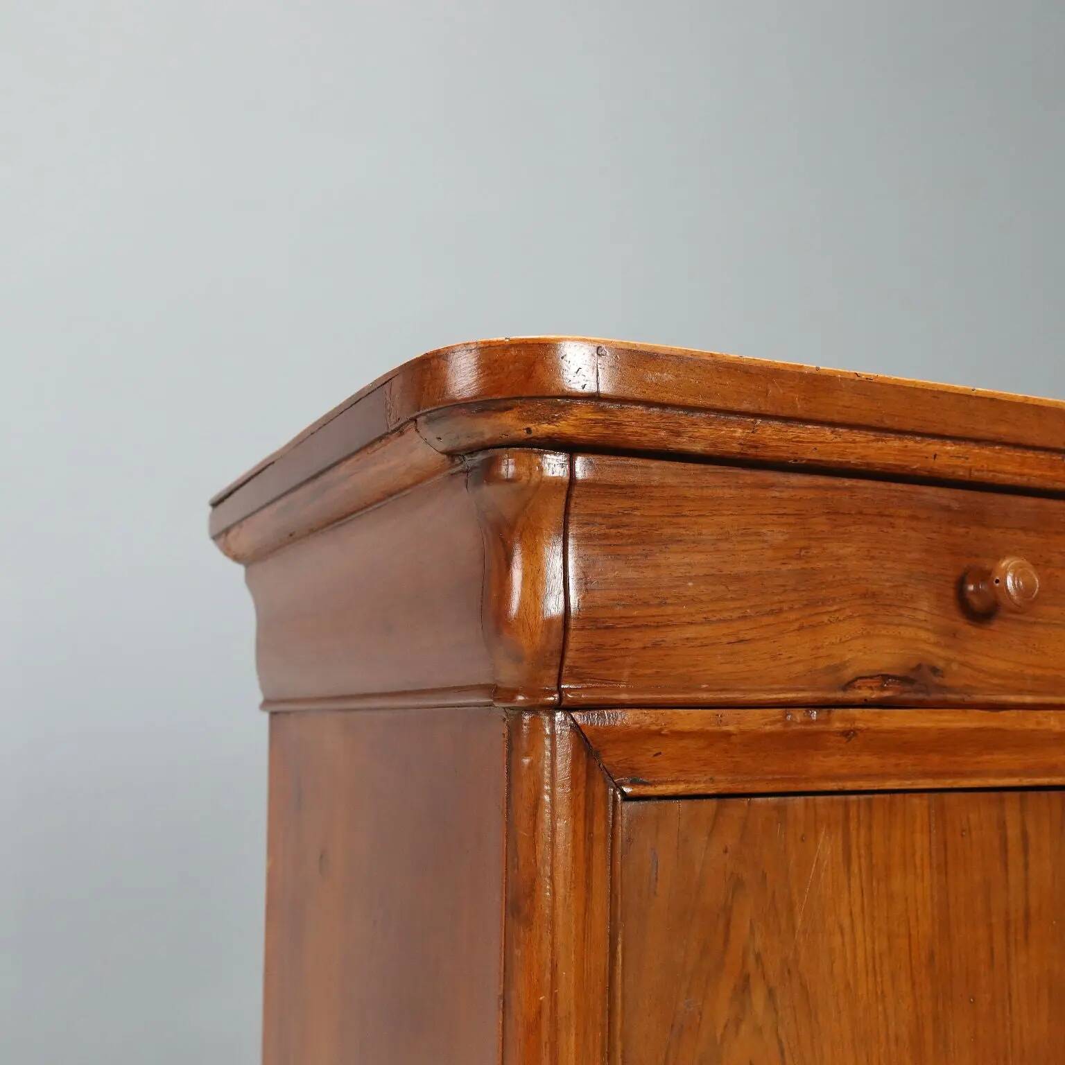 Antique Louis-Philippe bedside table in walnut with drawer, Italy, 19th century.