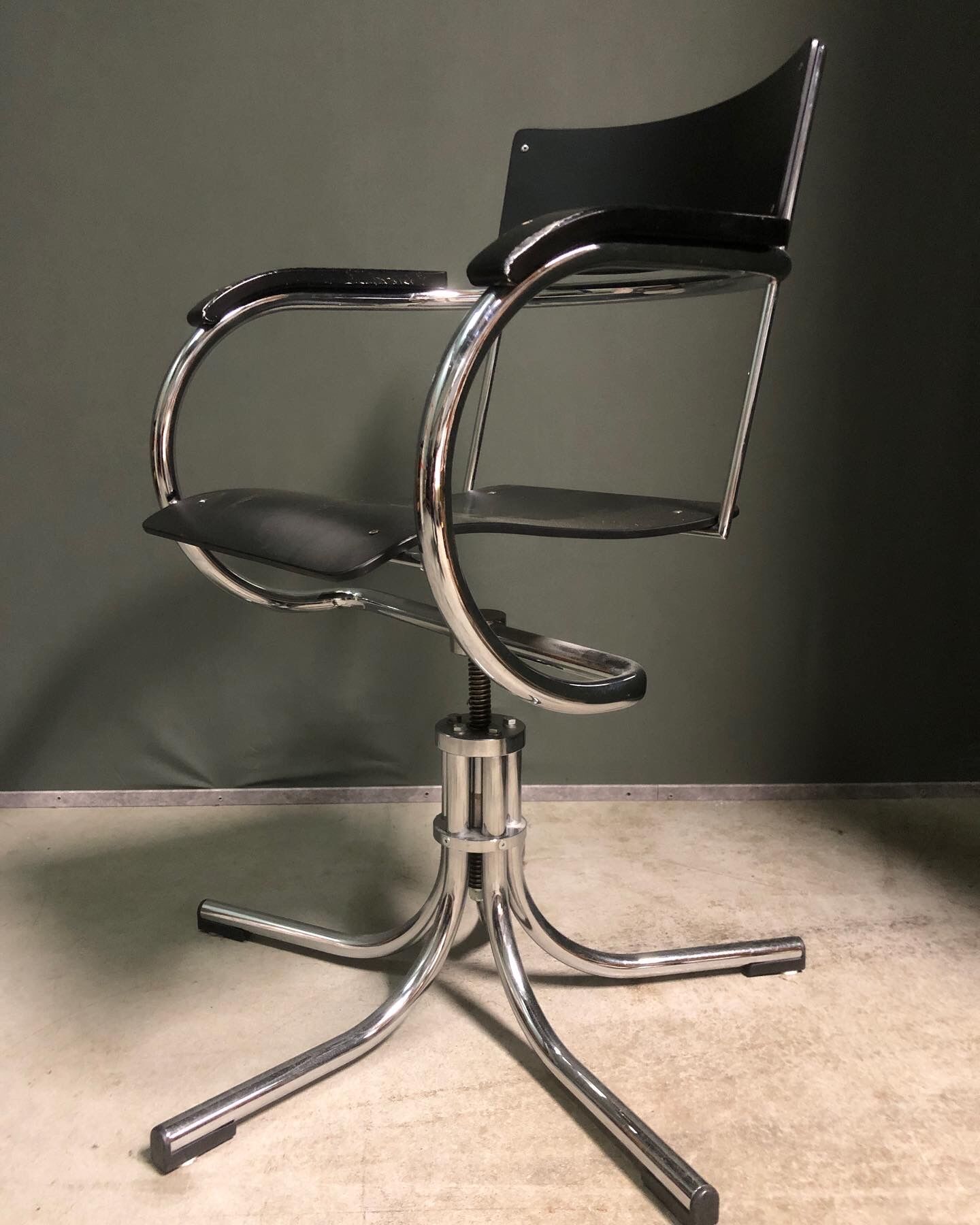 Paul Schuitema desk chair