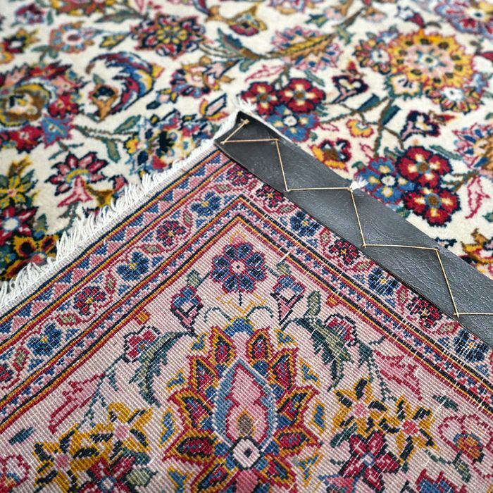 Tapis persan keshan milieux XXeme siècle 137x210cm
