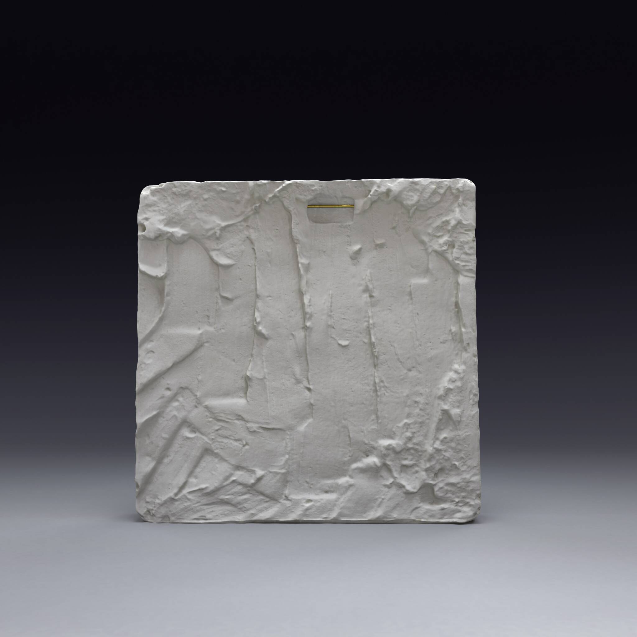 Bas-relief en plâtre représentant un poussin de caille, période ptolémaïque