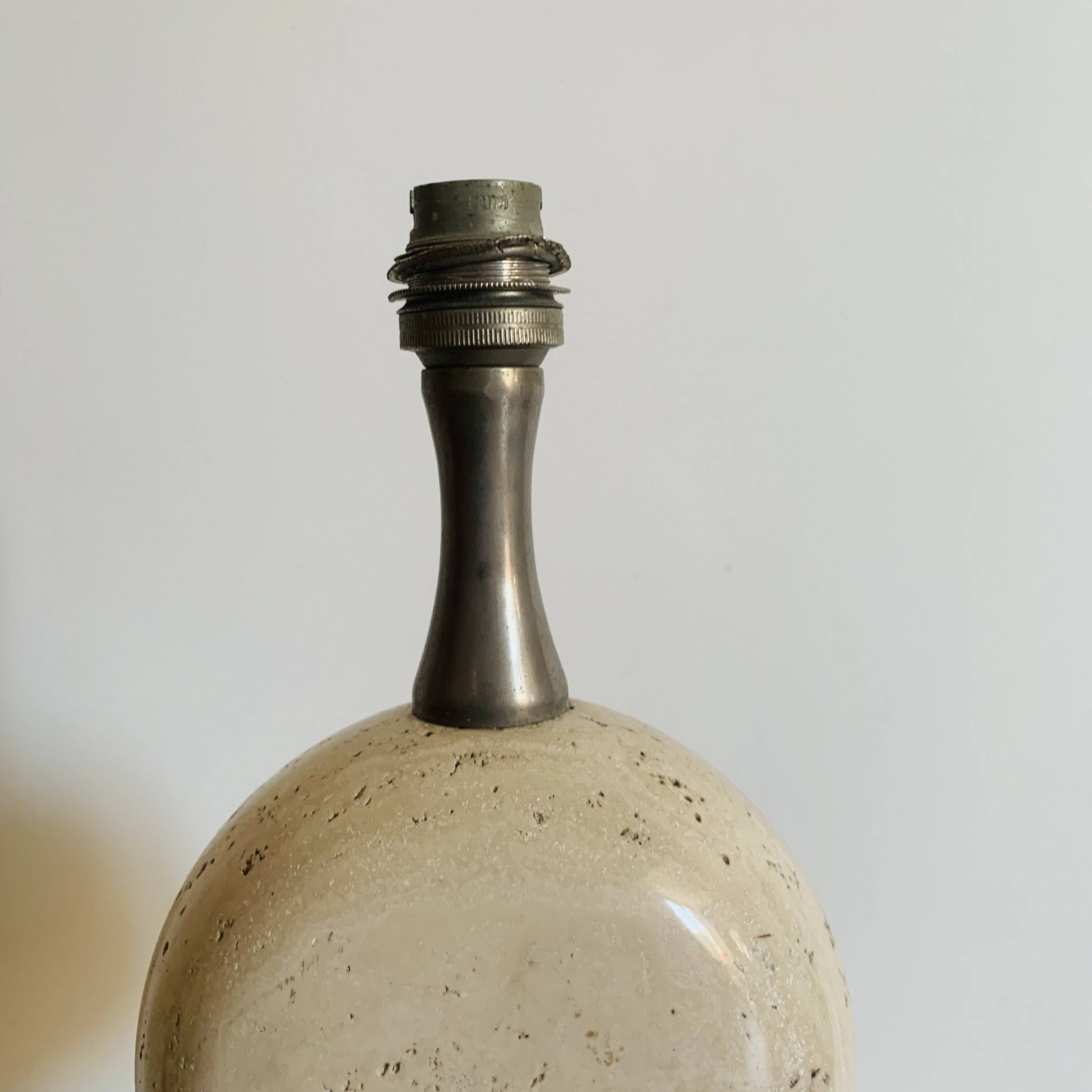 Pied de lampe Philippe Barbier en travertin – années 1970