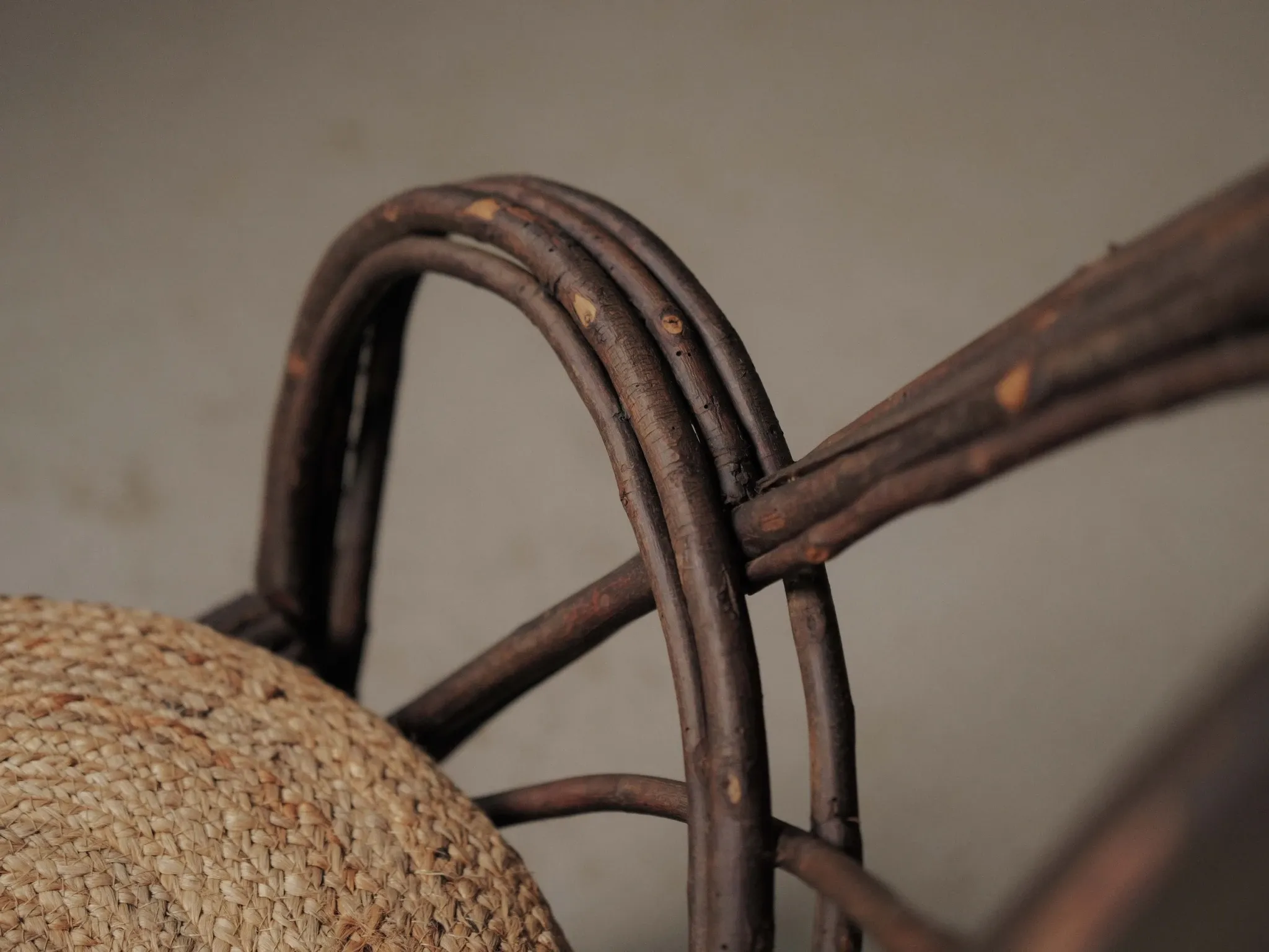 Fauteuil sculptural en bois courbé , Art Populaire, vers 1900