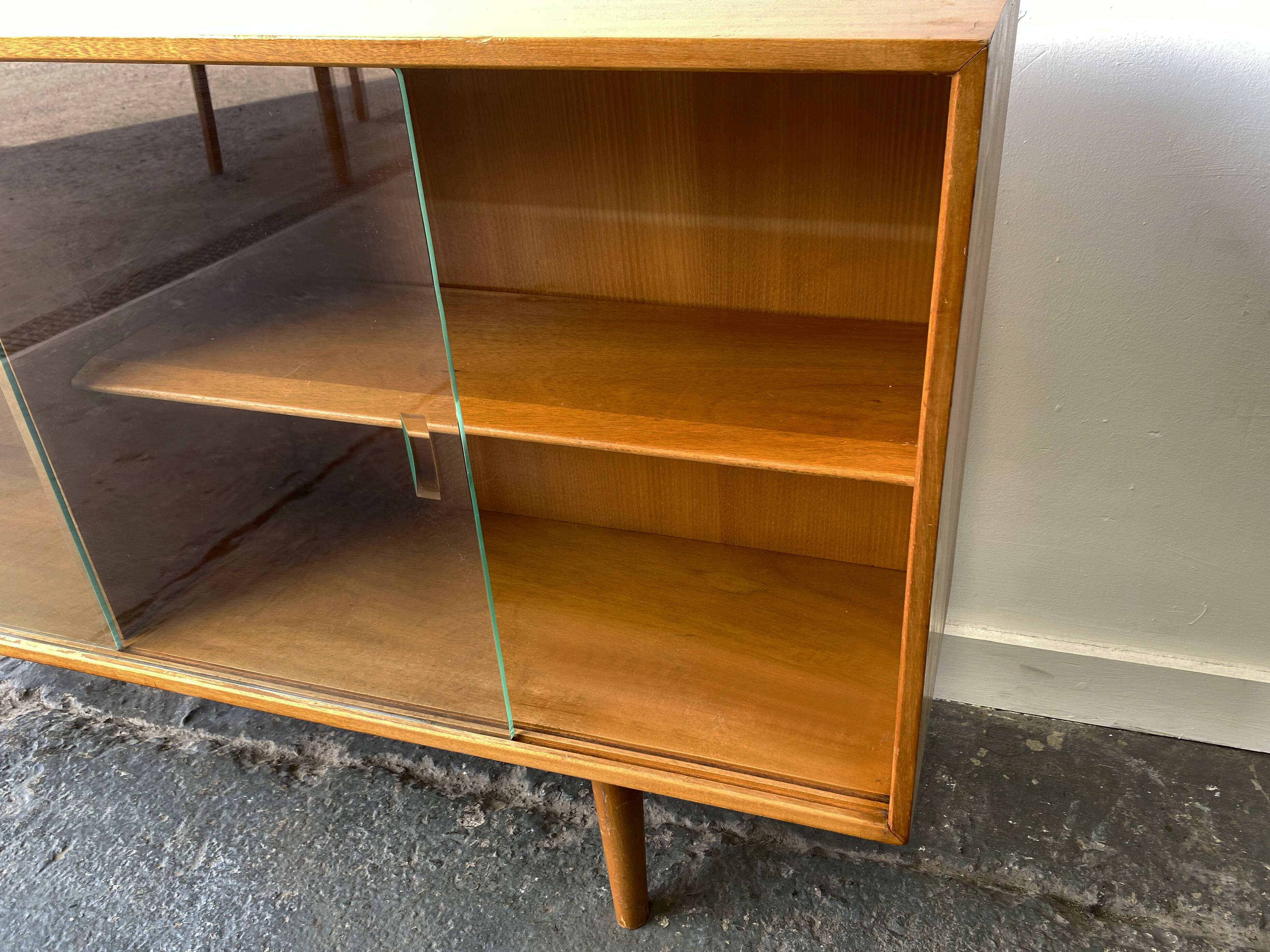 Rare ‘Hilleplan’ 1950’s Mid-Century ‘Unit D’ bookcase / sideboard by Robin Day for Hille