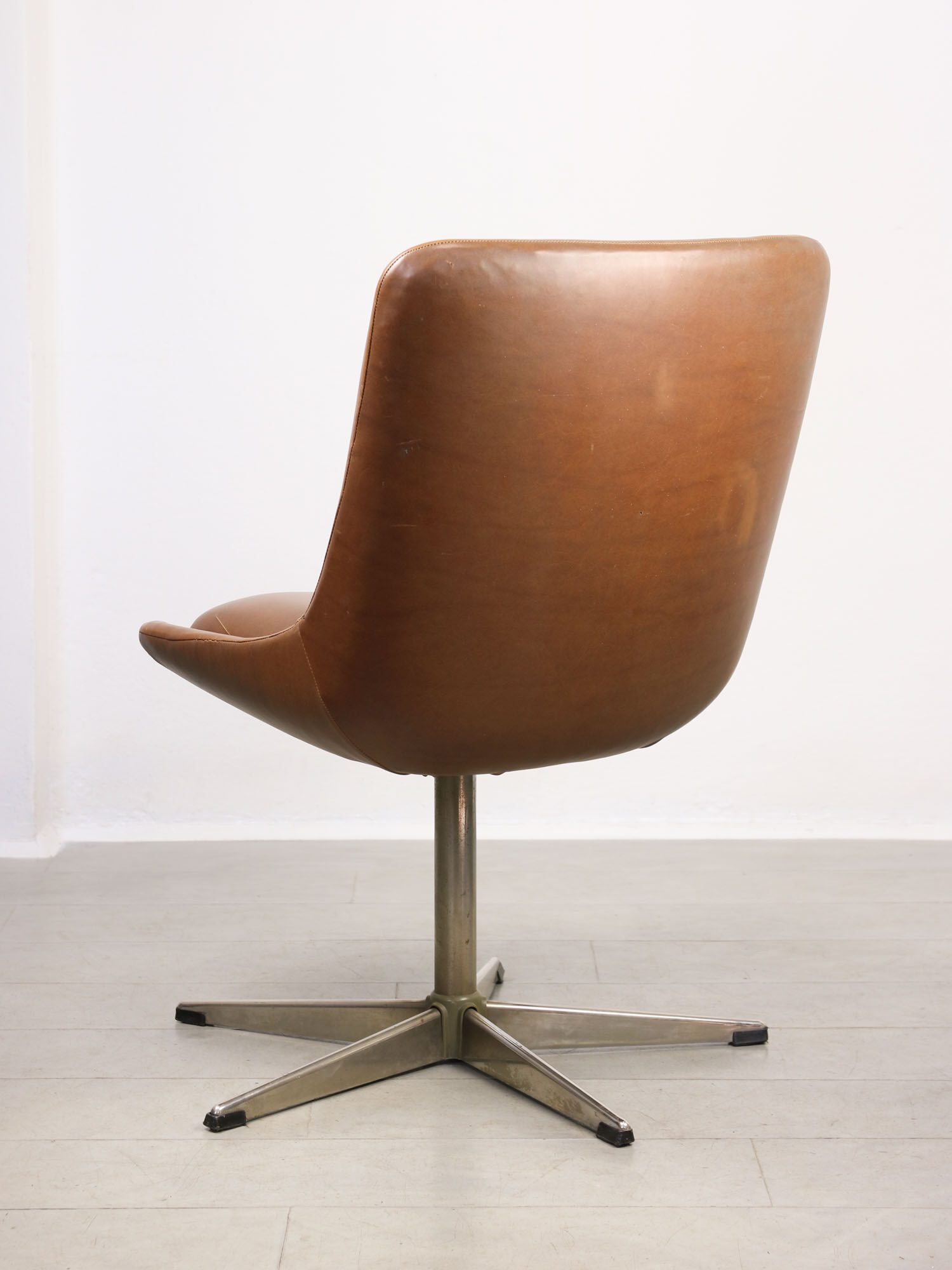 Mid-century Brown Leatherette Swivel Chair from Stol