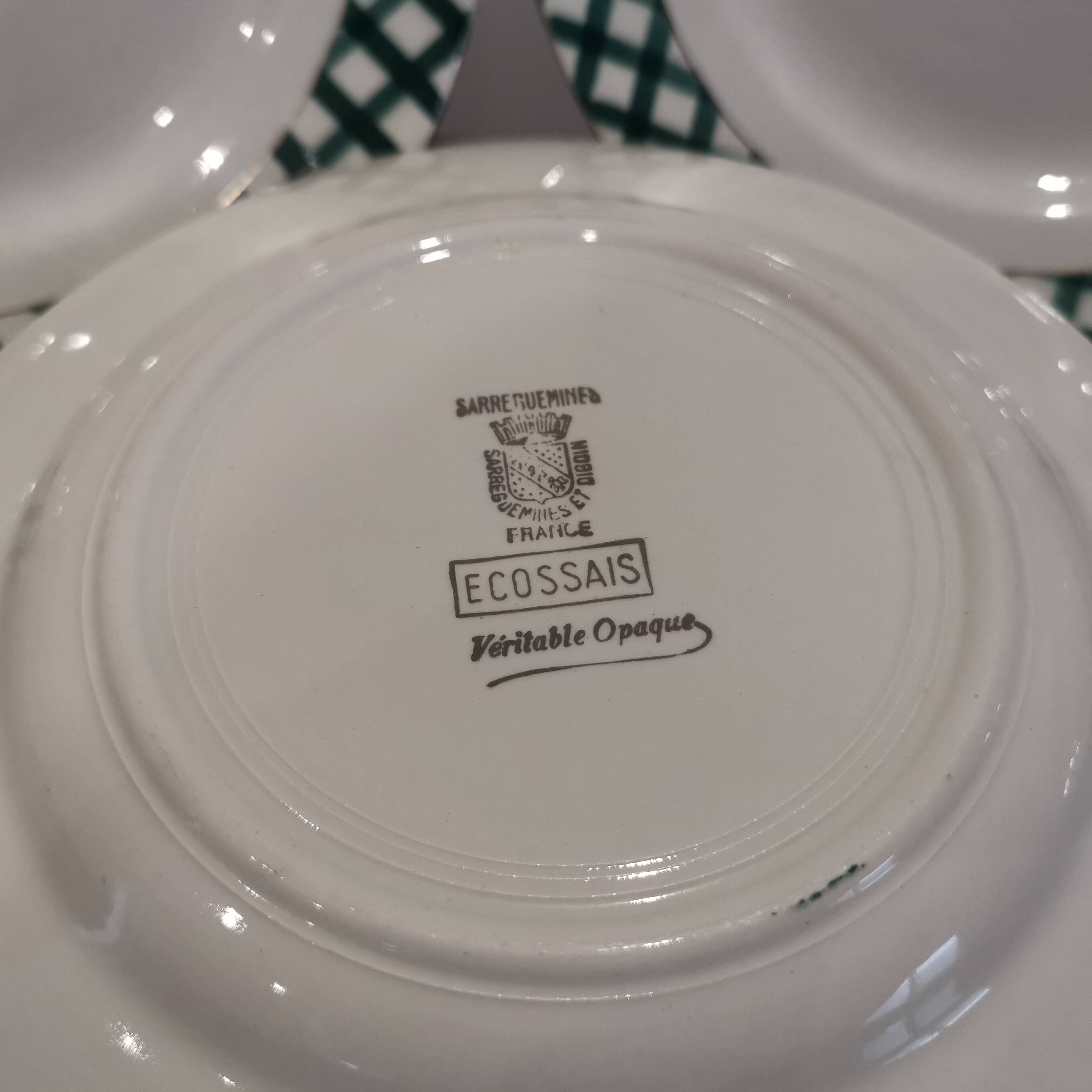 4 Sarreguemines and Digoin Scossais dessert plates