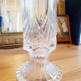 Free-standing glass vase