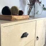 Beige workshop furniture