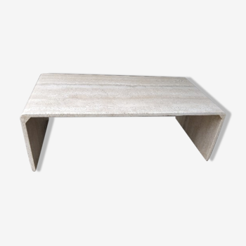 Table in travertine