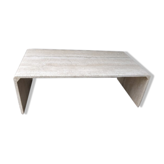 Table in travertine