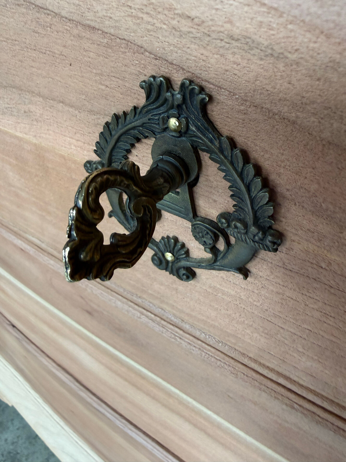 Chest of drawers
