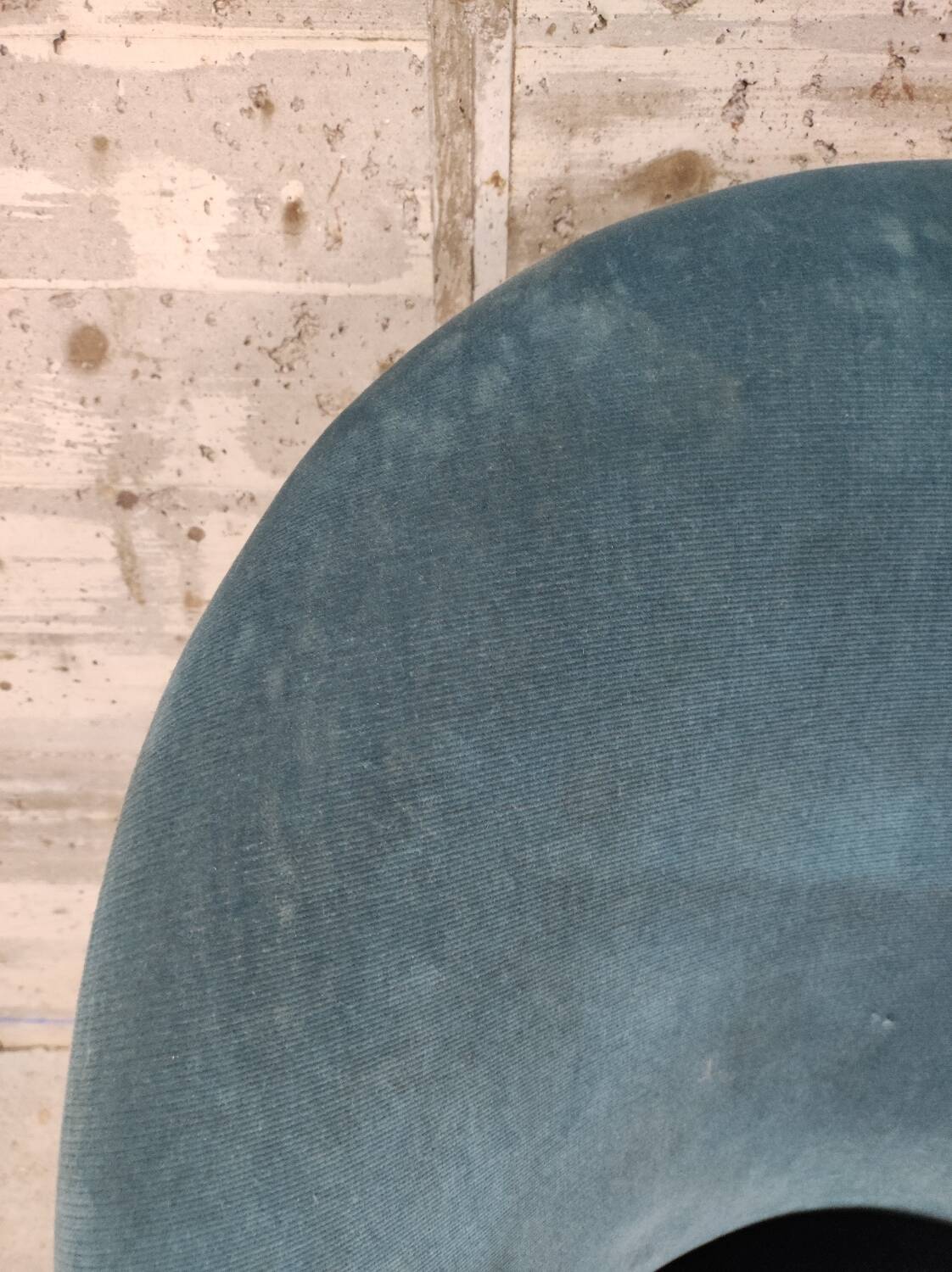 Blue toad armchair