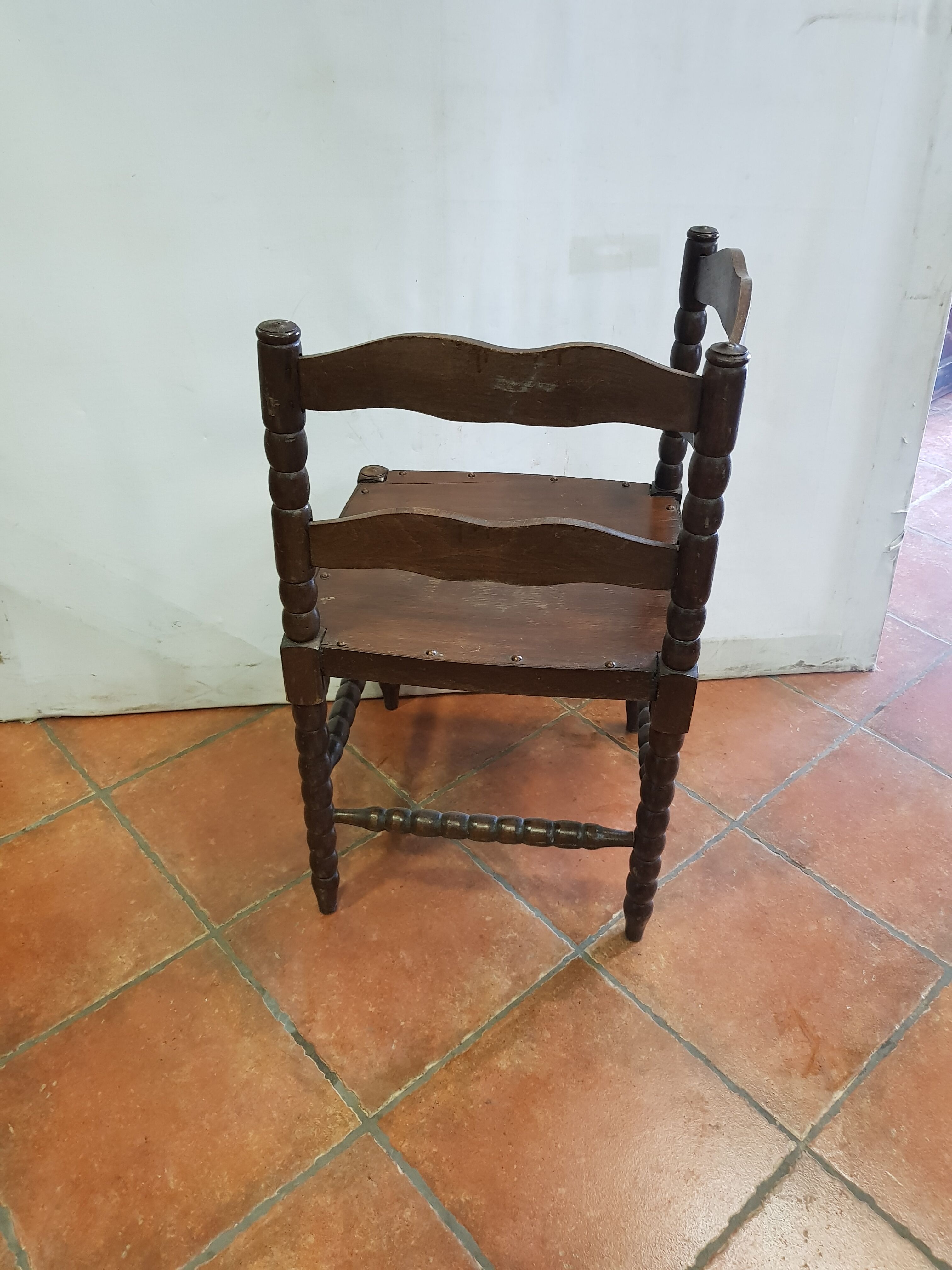 Fireplace corner armchair