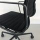 Chaise de bureau noir modèle EA 117 pivotante par Charles & Ray Eames pour Vitra