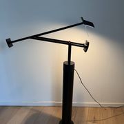 lampe TIZIO Artemide italian design Starck Richard Sapper Memphis