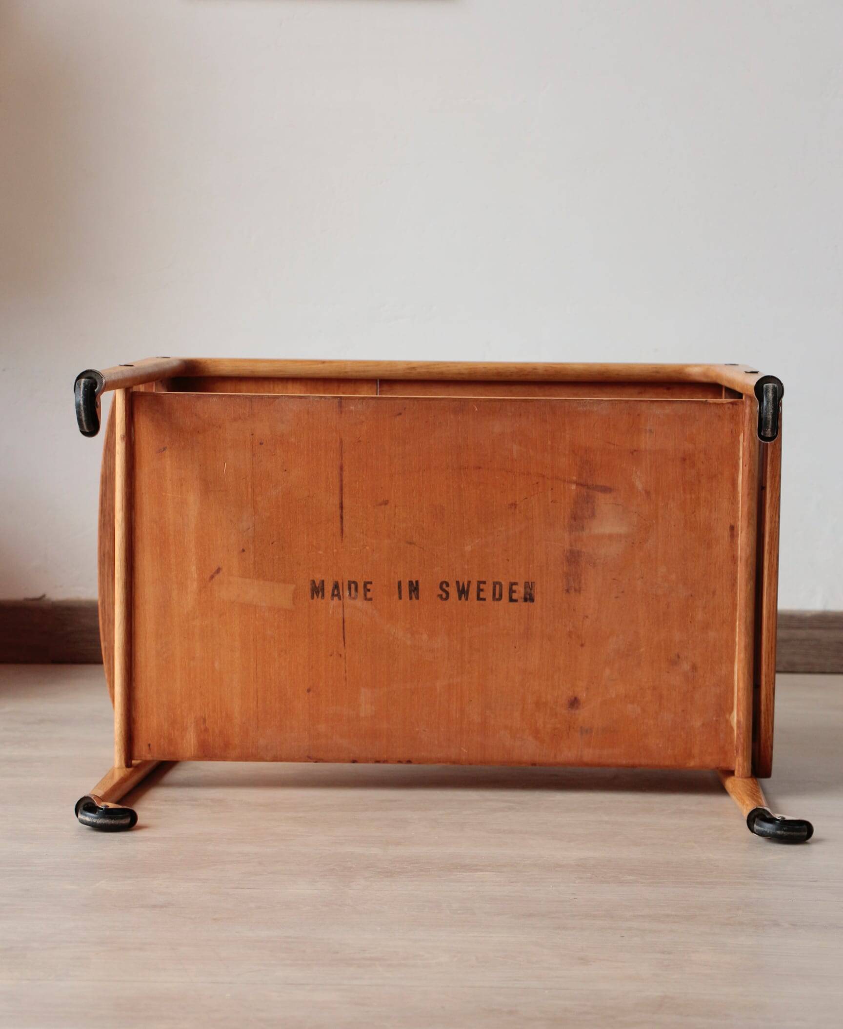 Scandinavian 'Thea' side table in rosewood and laminate, Yngve Ekström