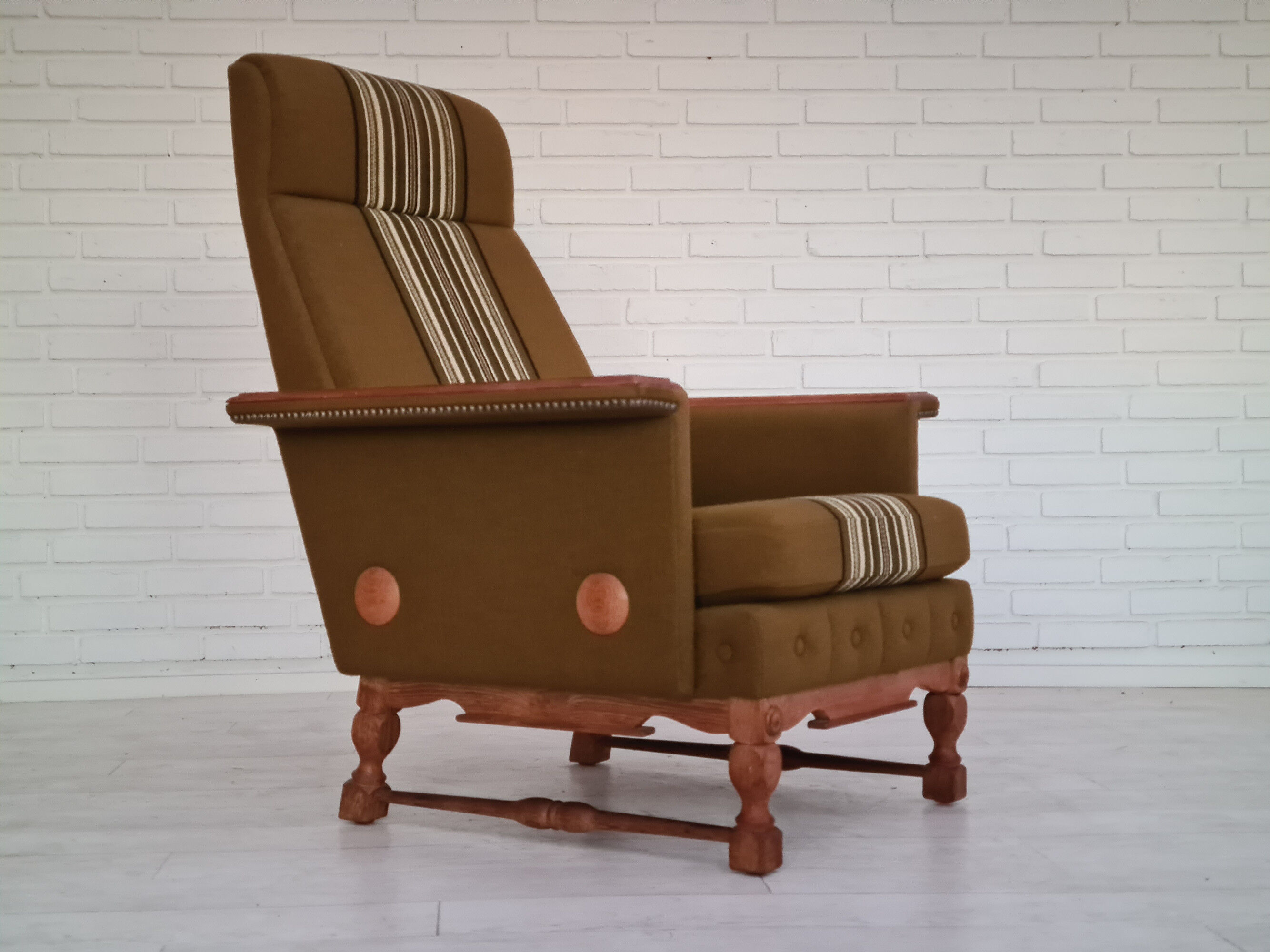 Ensemble de fauteuils bois de chêne laine état d’origine années 1970