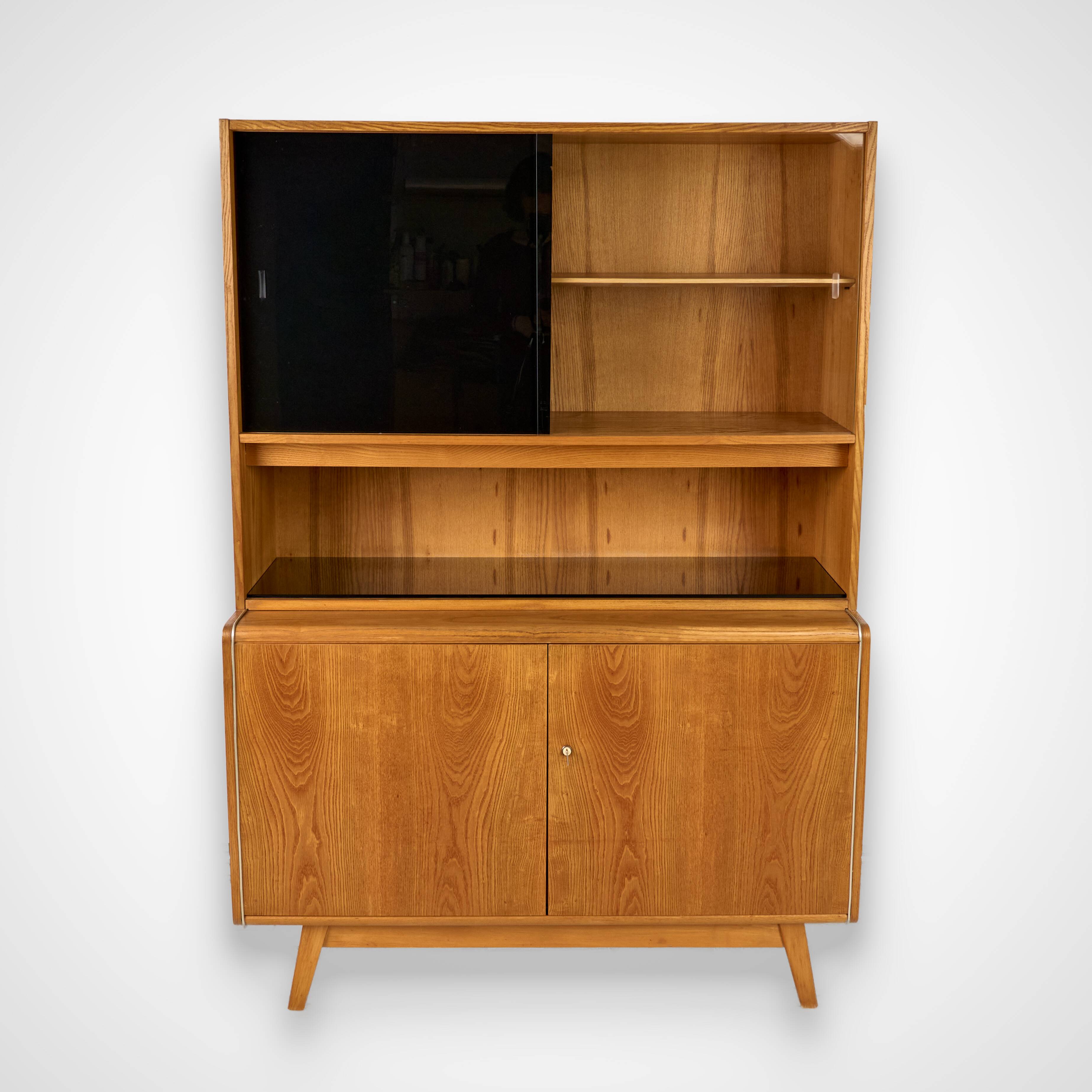 Vitrine par Hubert Nepožitek et Bohumil Landsman pour Jitona, années 1970.