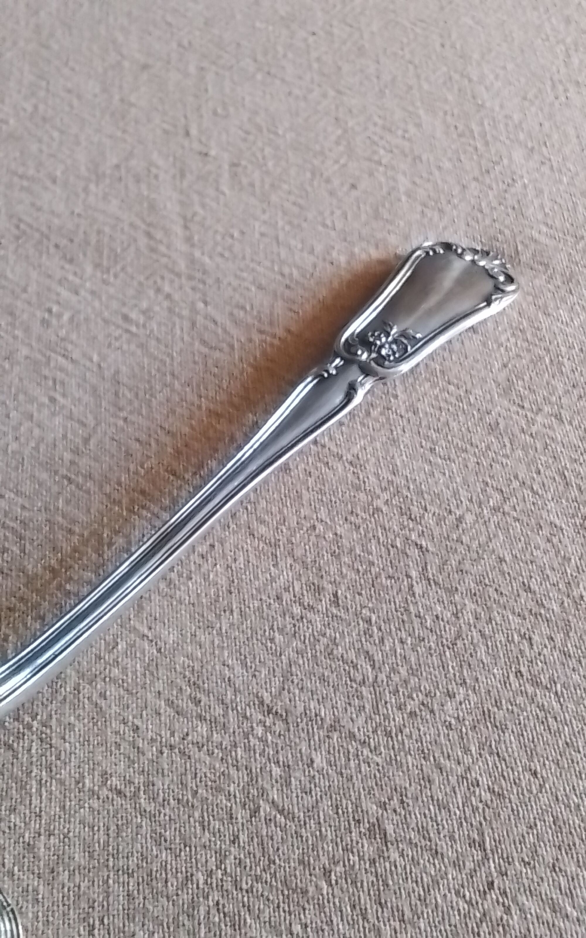 Silver strawberry shovel