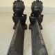 Paire chenets anciens fonte "air" cheminée antique andirons