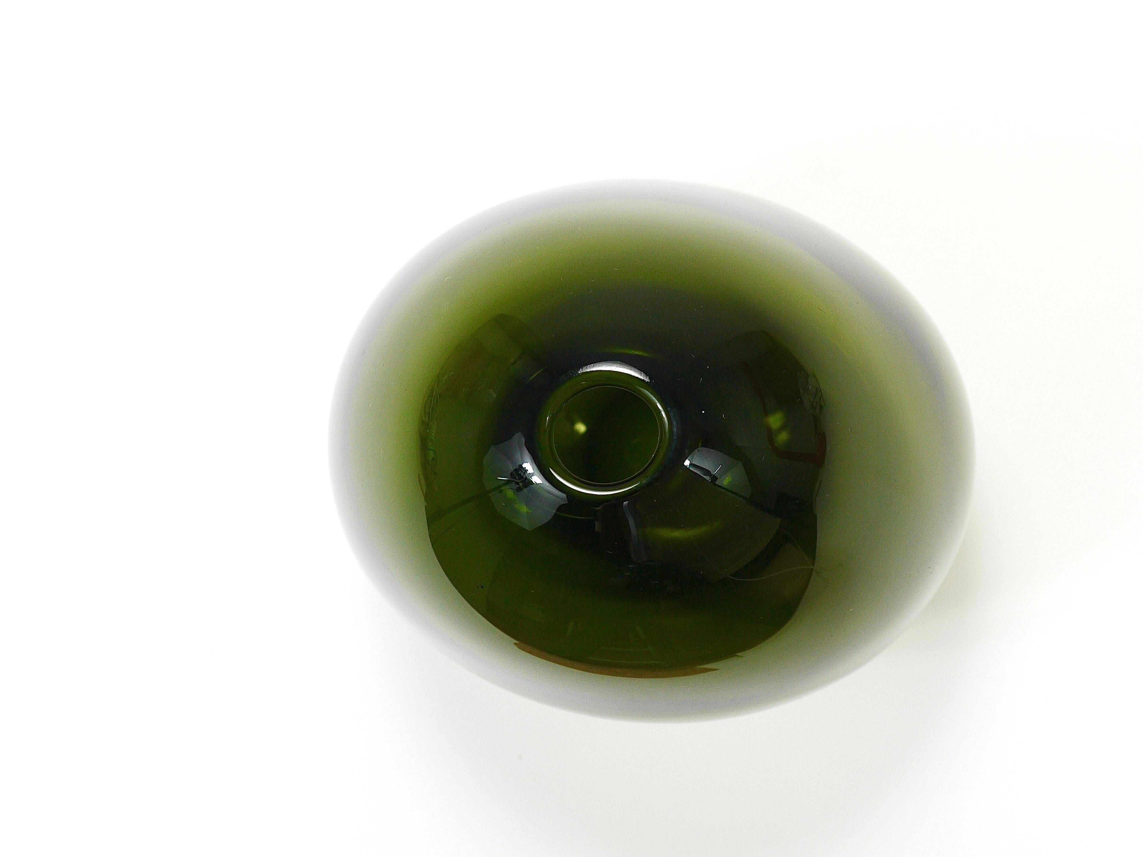 Art glass vase Saippuakupla green soap by Kaj Franck, Nuutajärvi Finland.