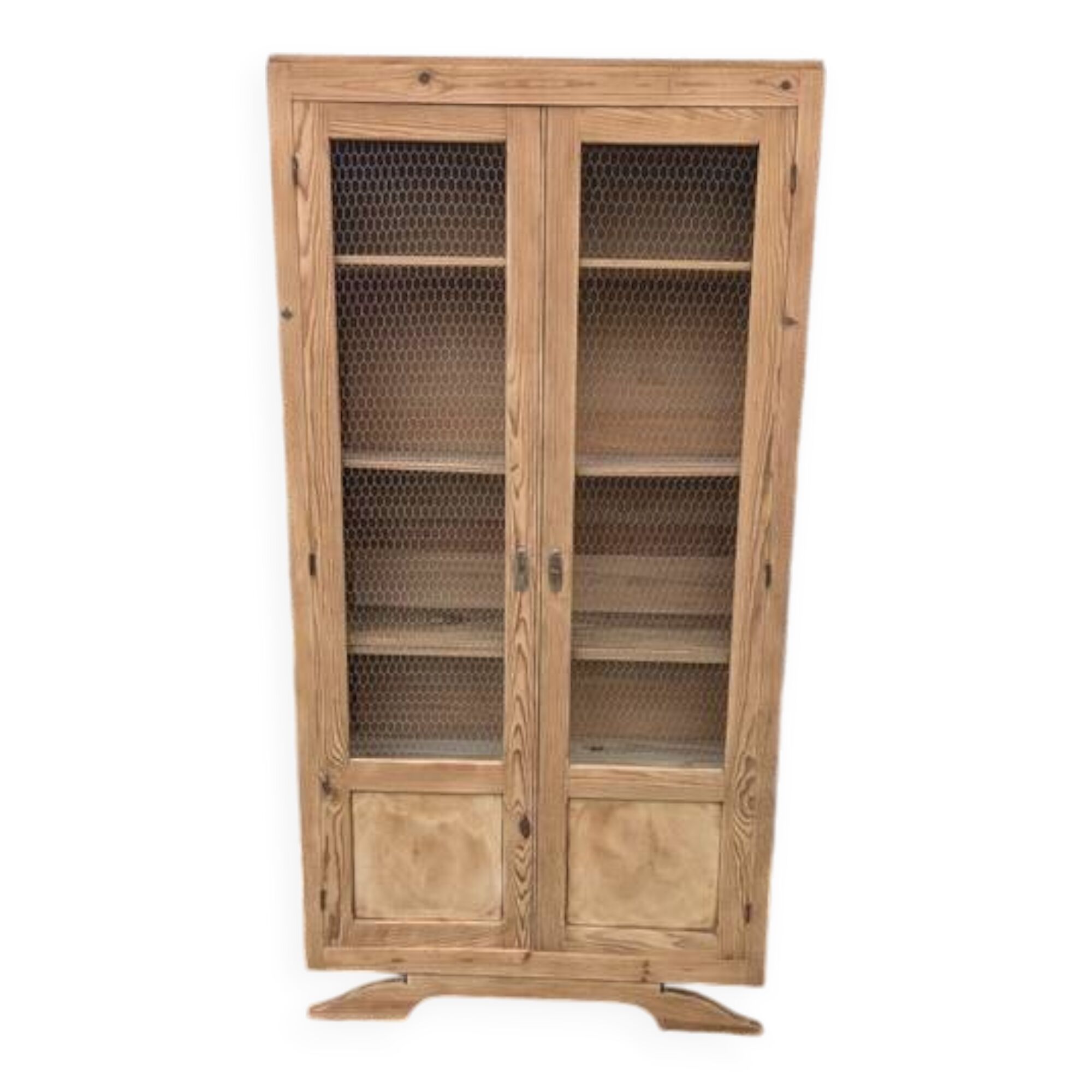 Armoire parisienne grillagée
