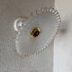 Applique murale vintage opaline dentelle