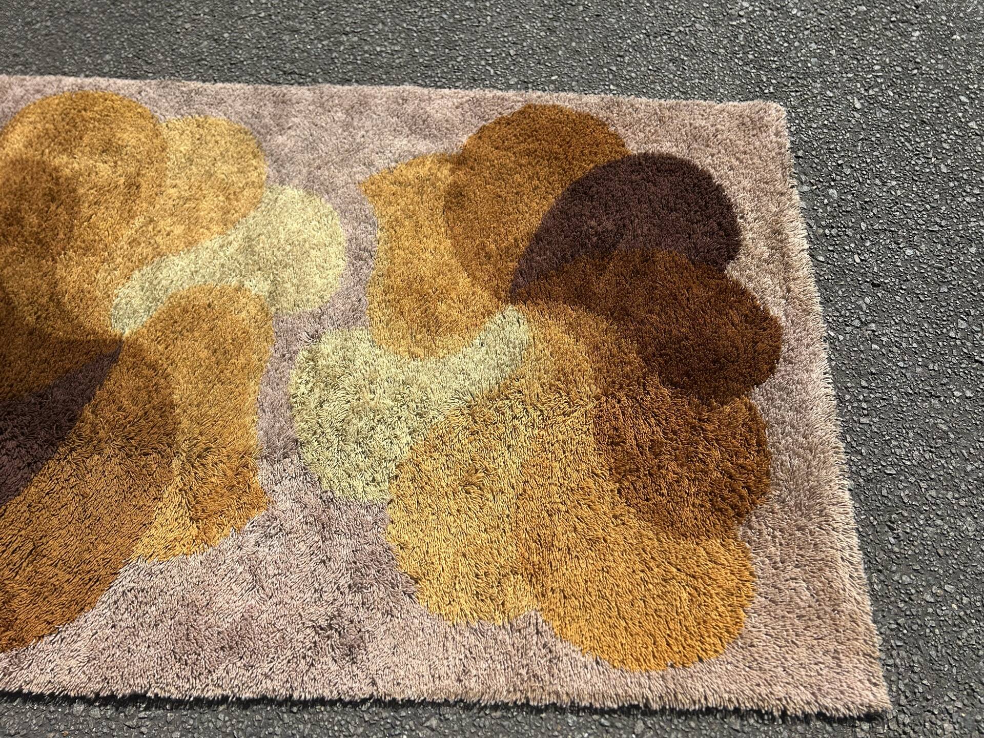 Vintage space age Desso carpet