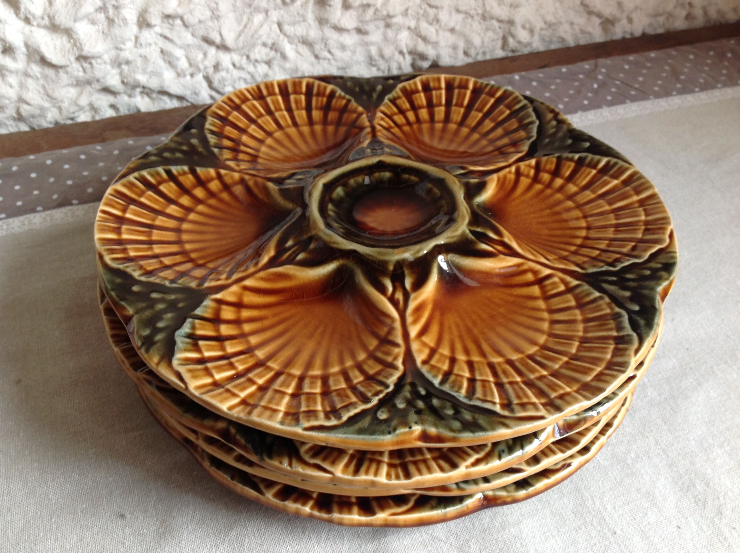 Four oyster plates in sarreguemines / vintage polychrome dabbling