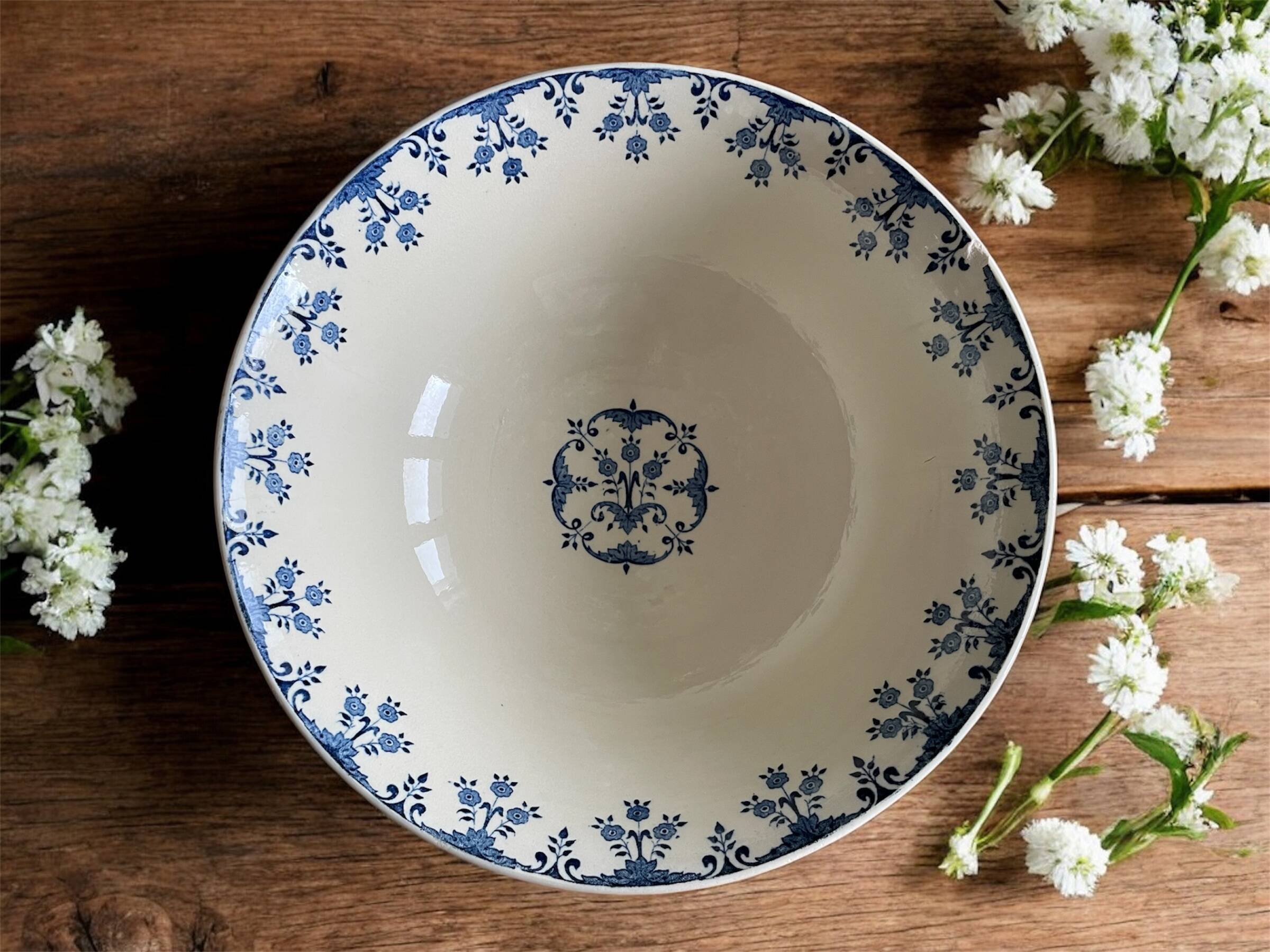 Large antique pedestal salad bowl in Gien earthenware.