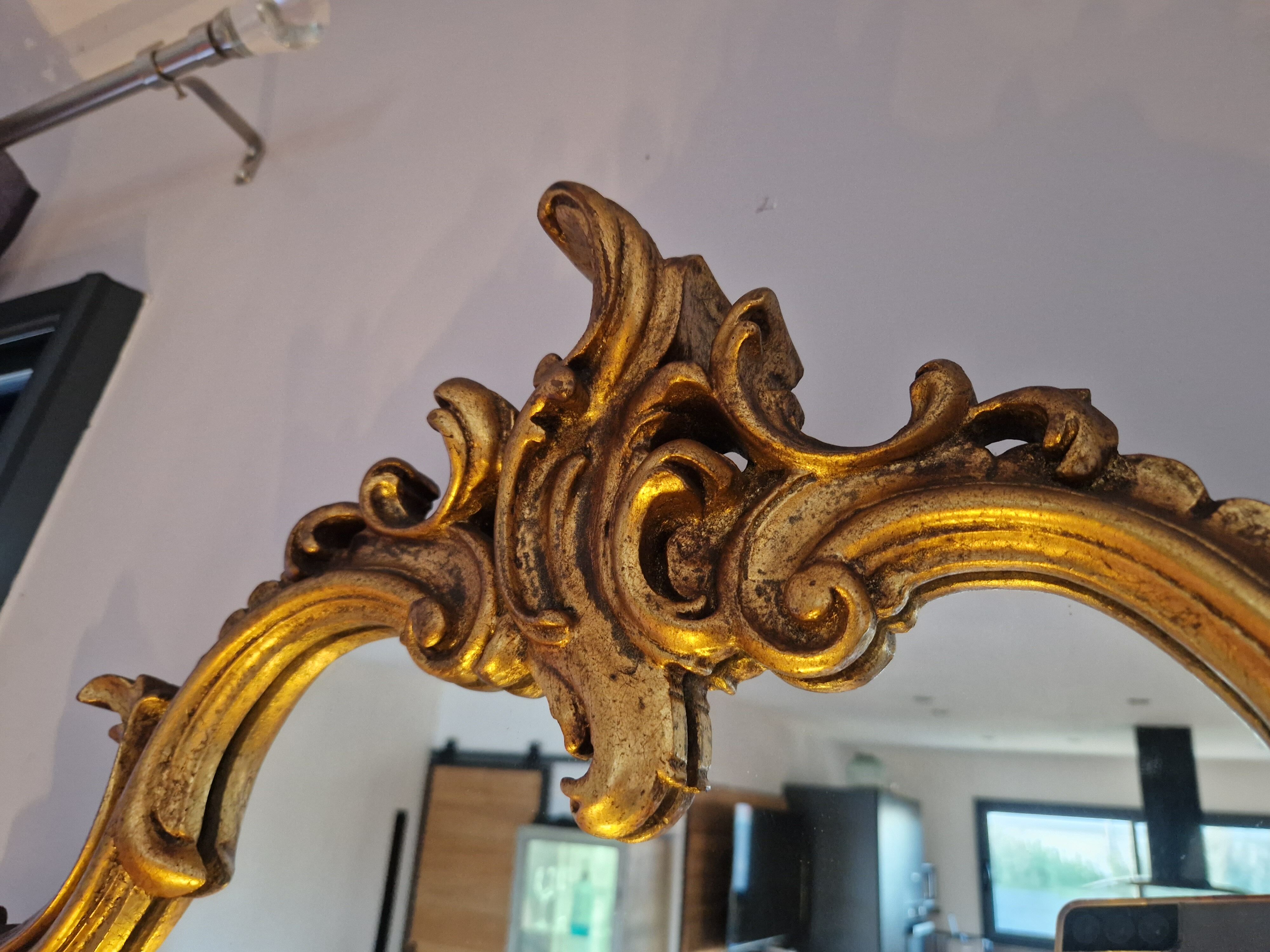 Golden baroque mirror 98 x 67 cm