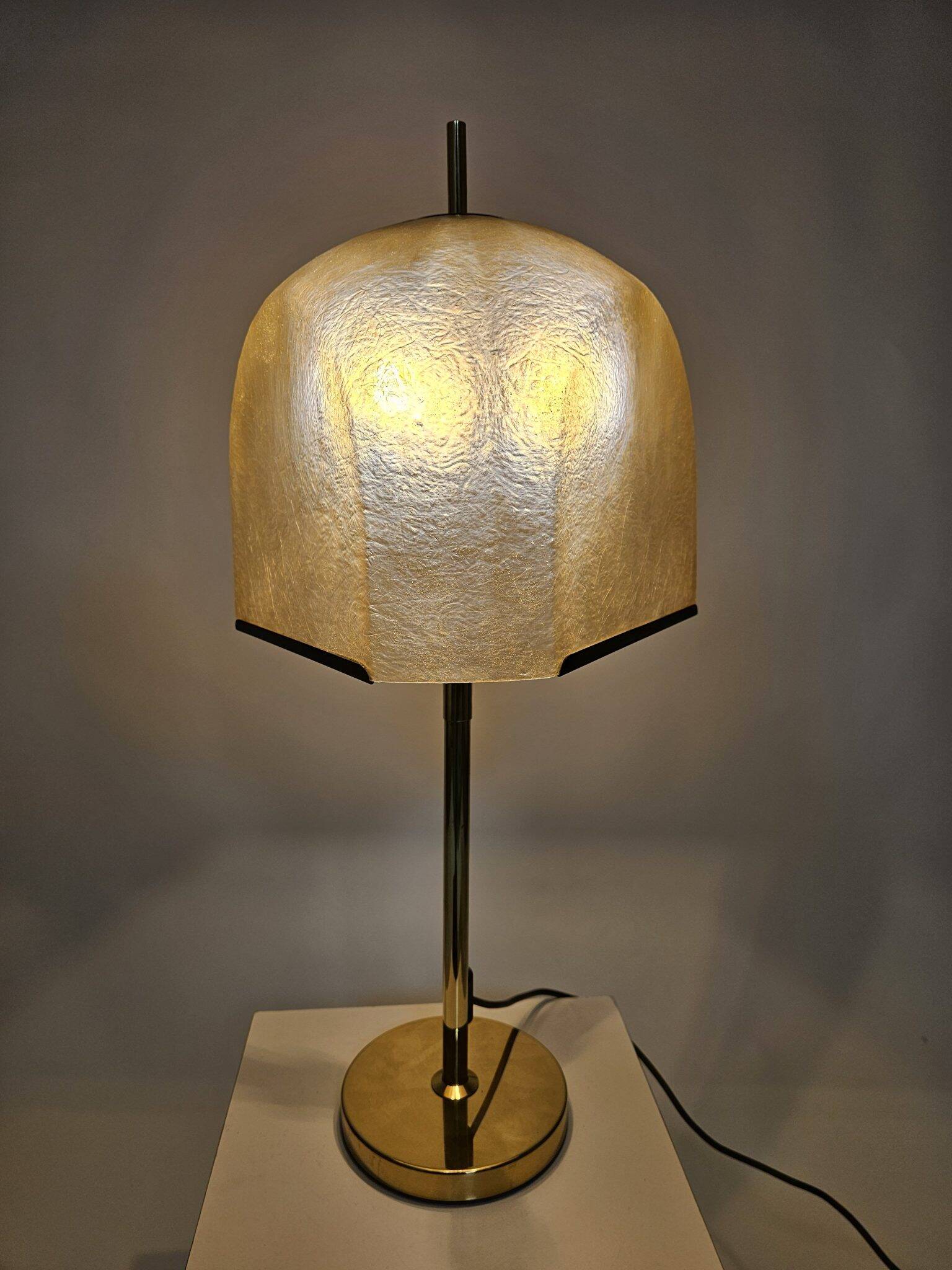 Lampe de table italienne en fibre de verre