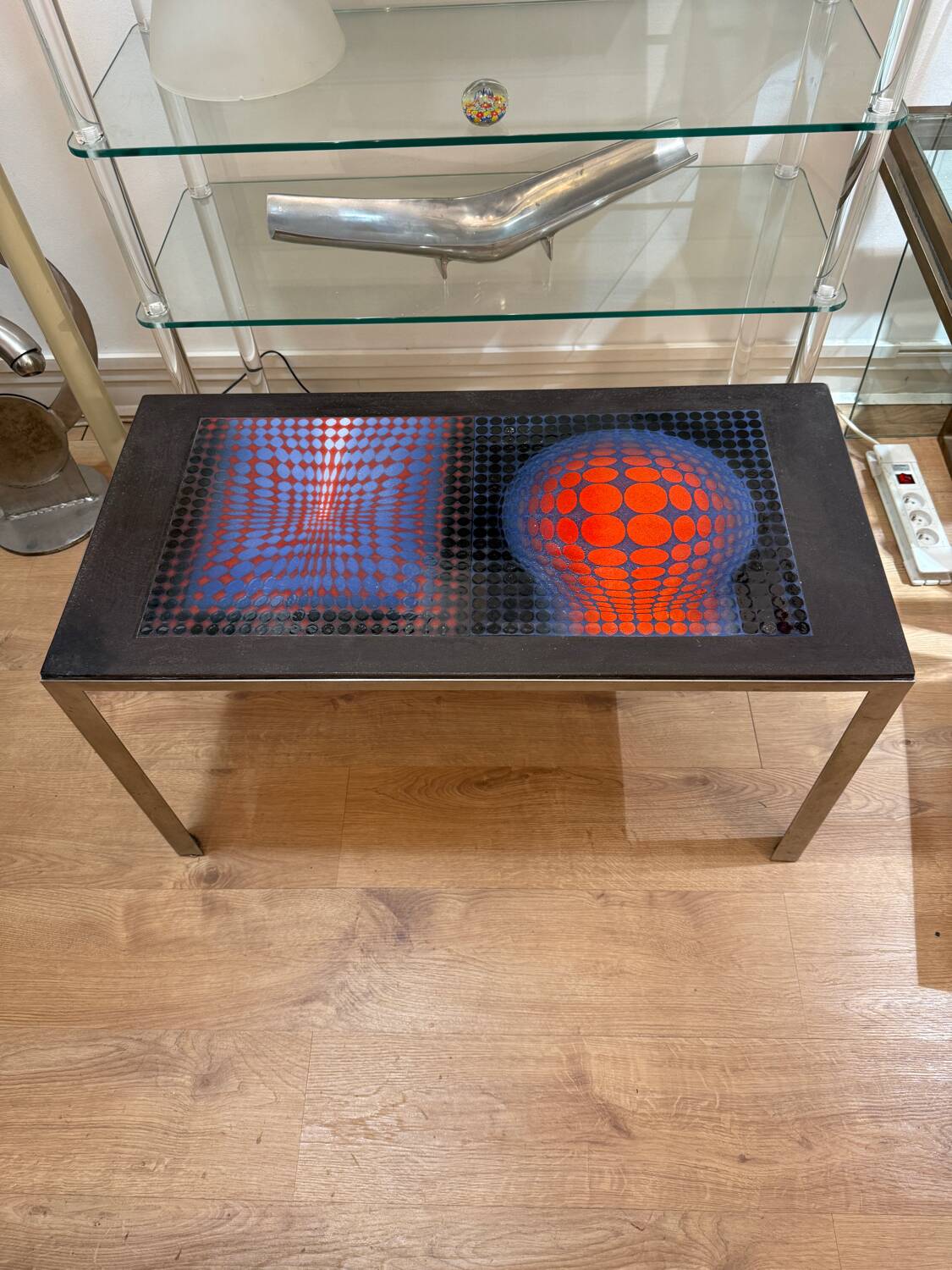 Op Art vintage table design – Vasarely style
