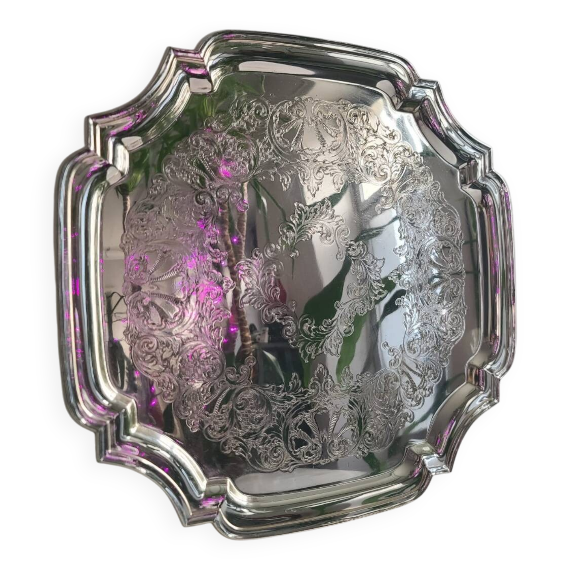 Round silver tarnish-resistant tray