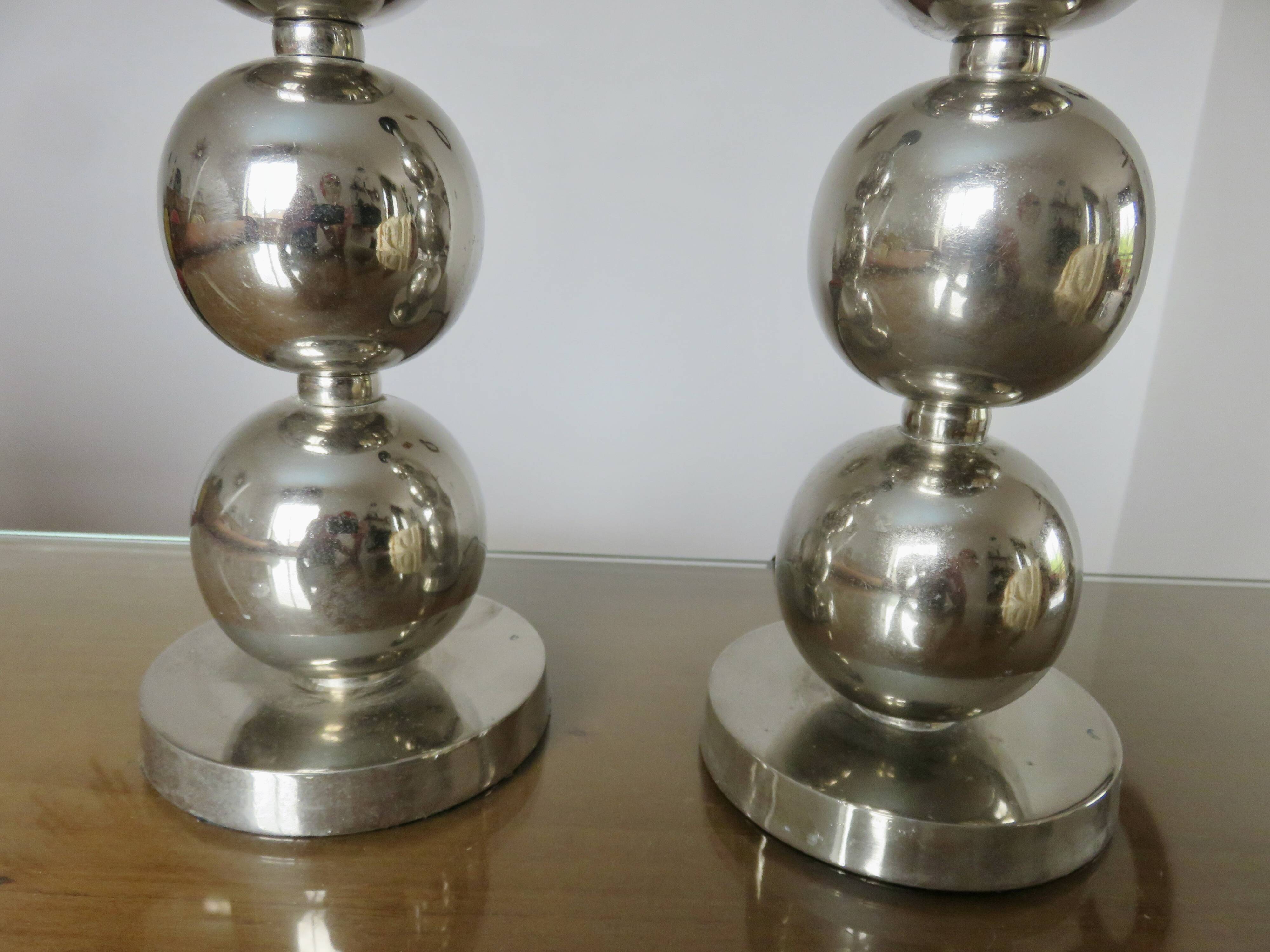 Paire de lampes en métal chromé années 70