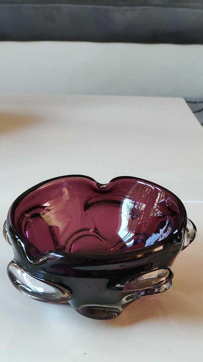 Murano pocket emptier. Organic/Corolla floral design. In purple blown glass. Diam 15 cm