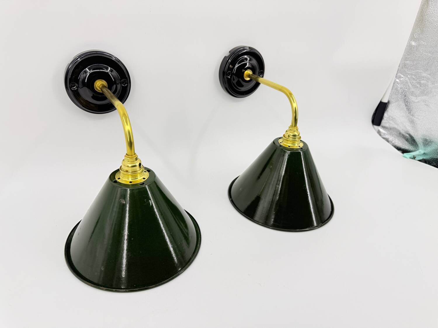 Enamelled sheet metal wall lights