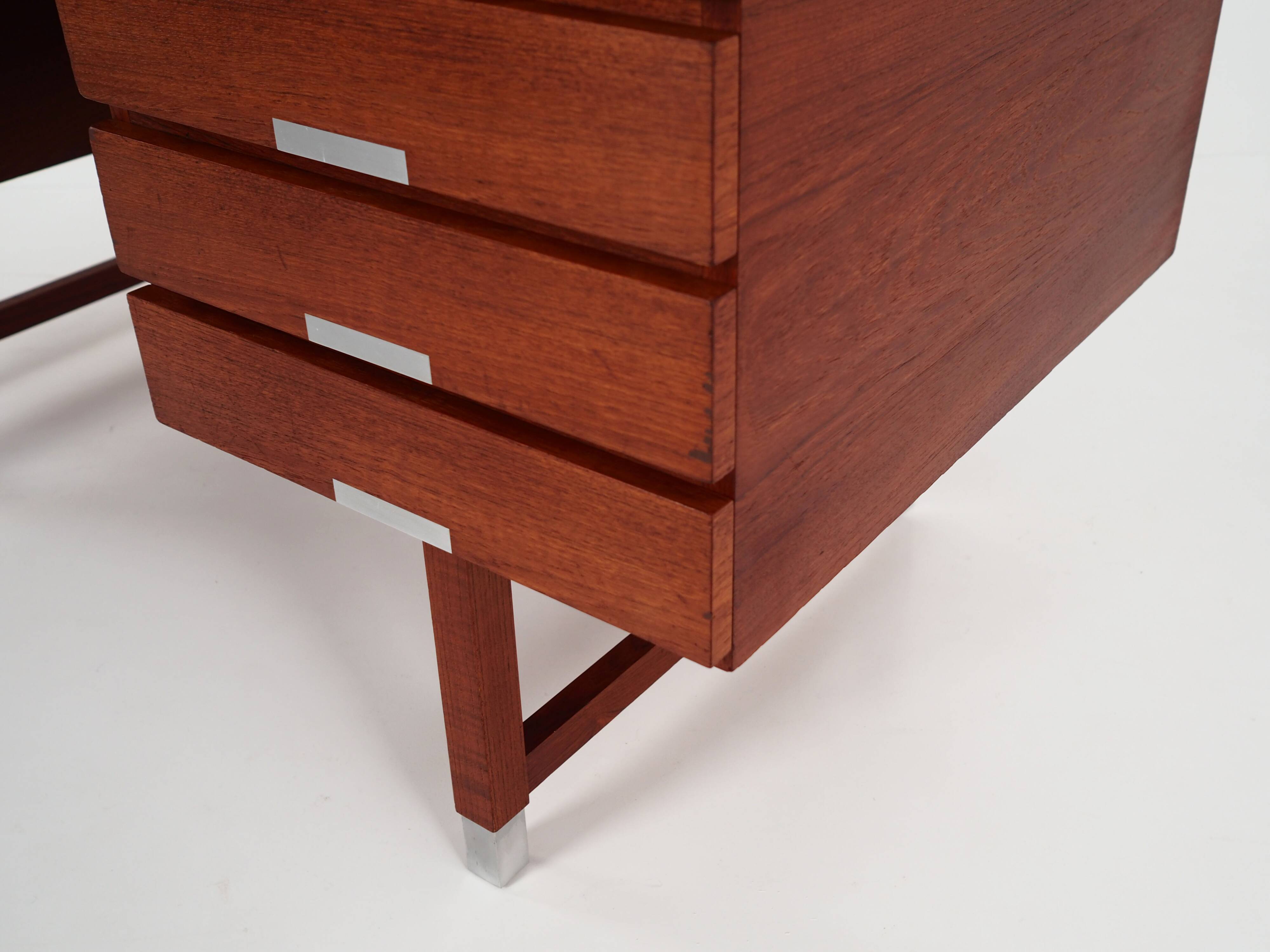 Teak desk, Danish design, 1970s, manufacturer: Eigil Petersens Møbelfabrik