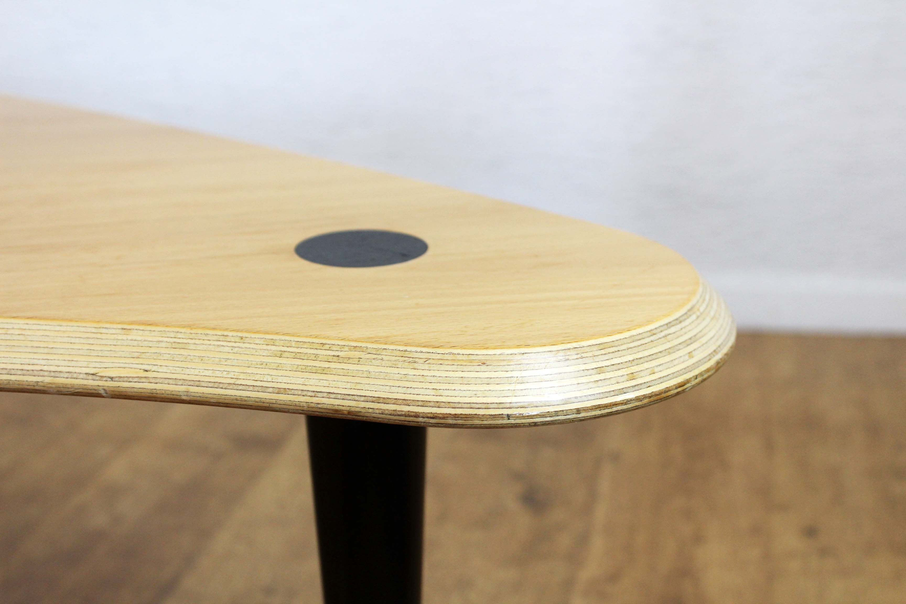 Coffee table "boomerang"