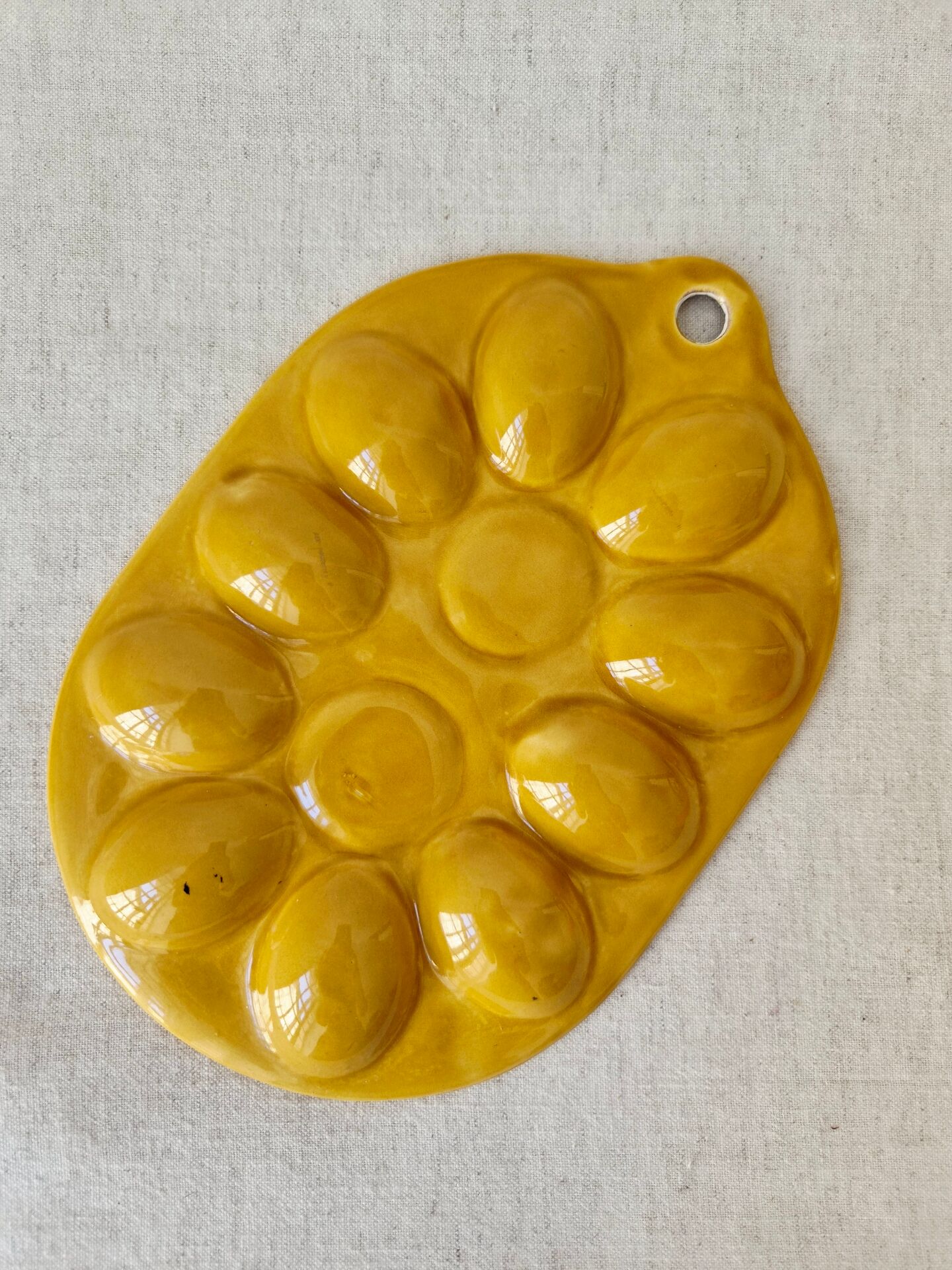 Vintage egg plate in majolica - 1970s