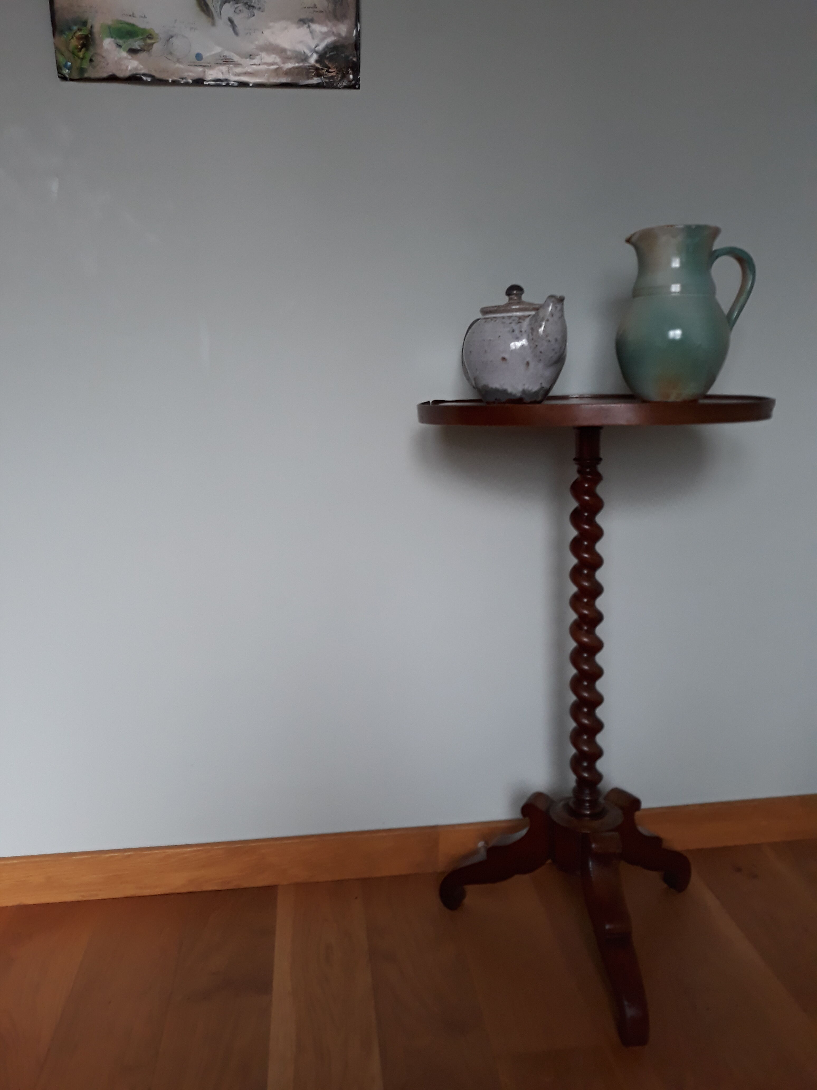 Solid wood side table with spiral base