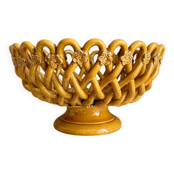 Coupe ajourée Pichon Uzès en faïence ocre