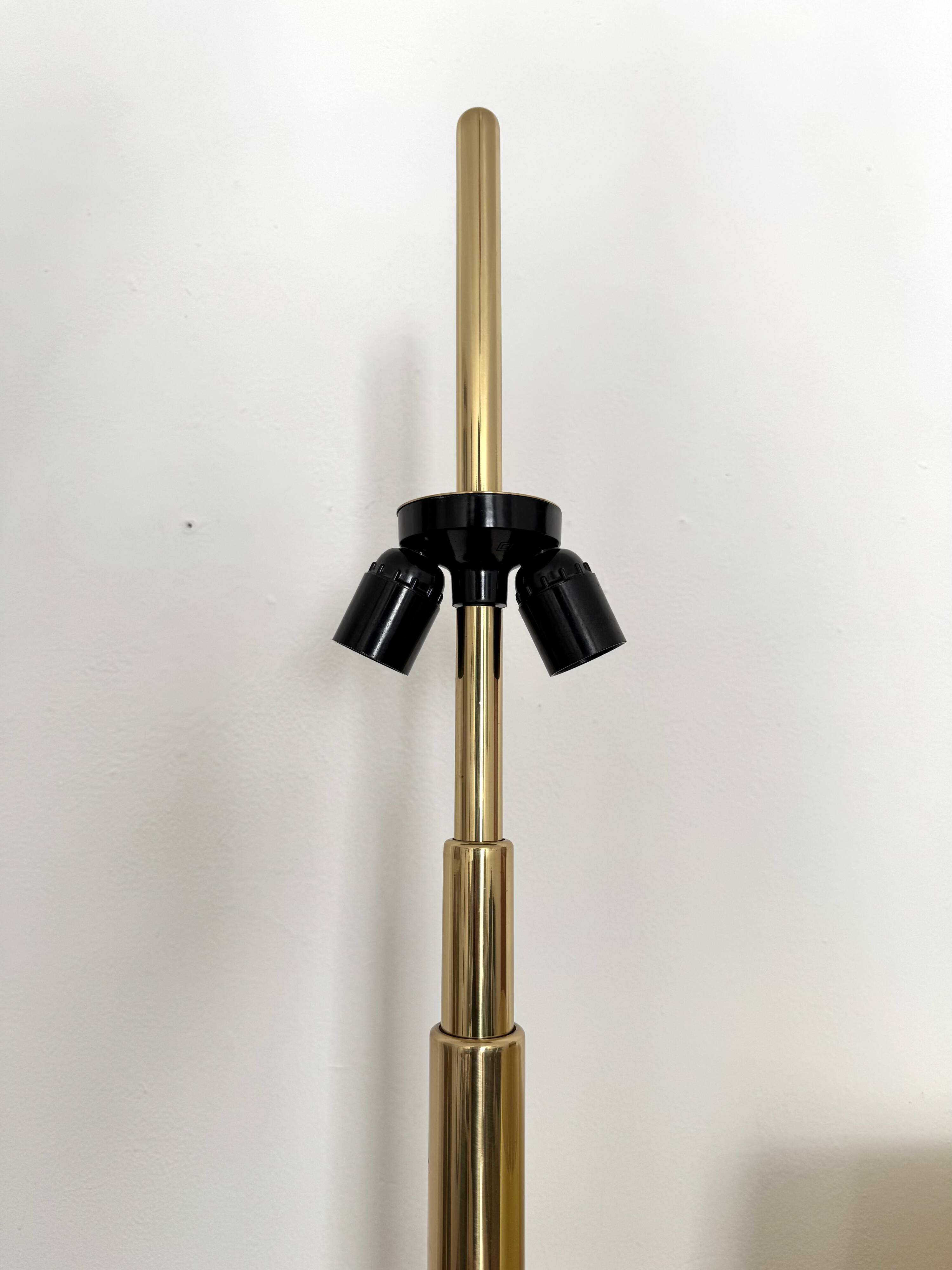 Lampadaire télescopique réglable en laiton par Ingo Maurer pour Design M