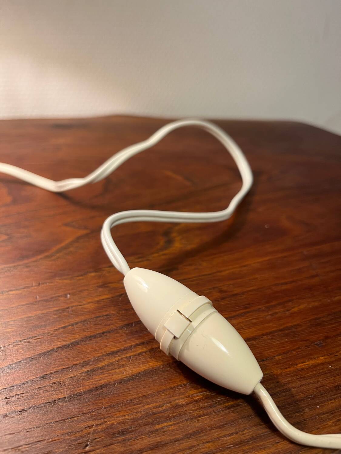 Small wooden table lamp from the 60s