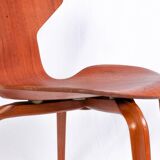 Arne Jacobsen chair model 3130 by Fritz Hansen