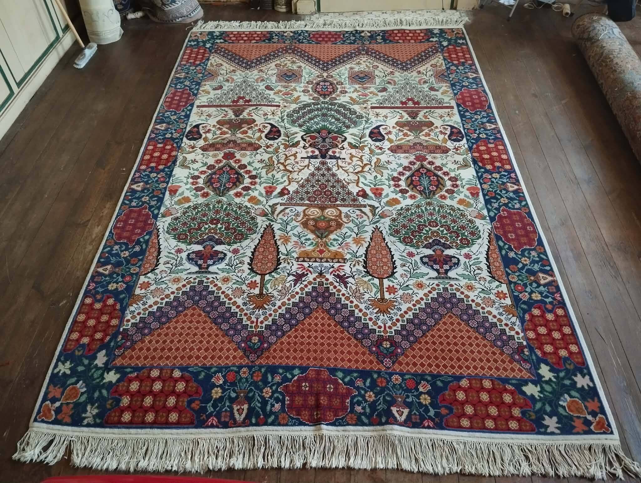 Handmade Kairouan Berber rug 304x203cm