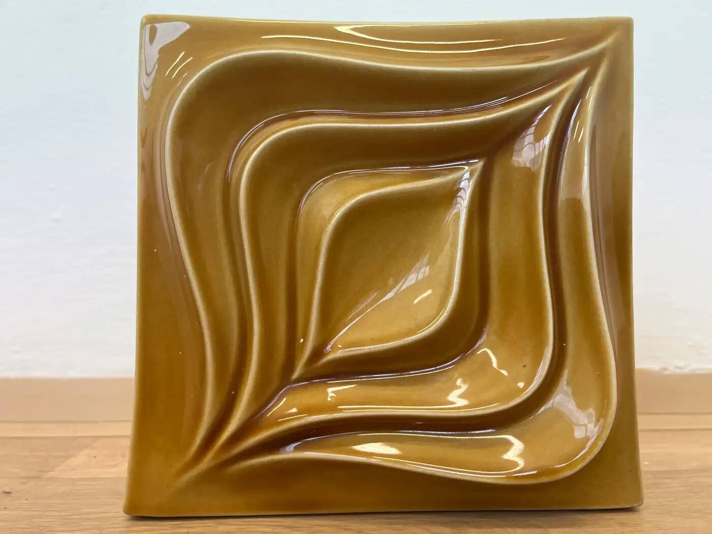 Carreaux en céramique au design unique / Tchécoslovaquie, années 1960, jamais utilisés, 23 pièces